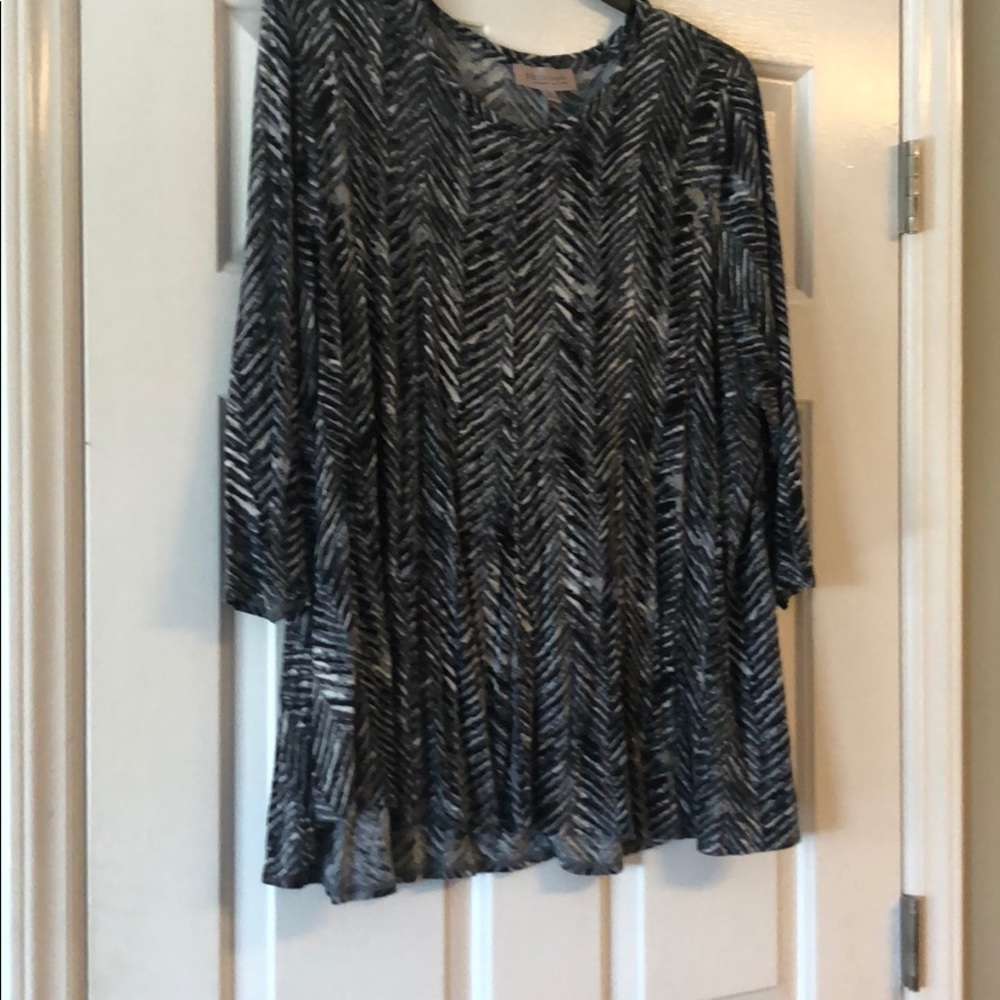 2x women’s philosophy blouse